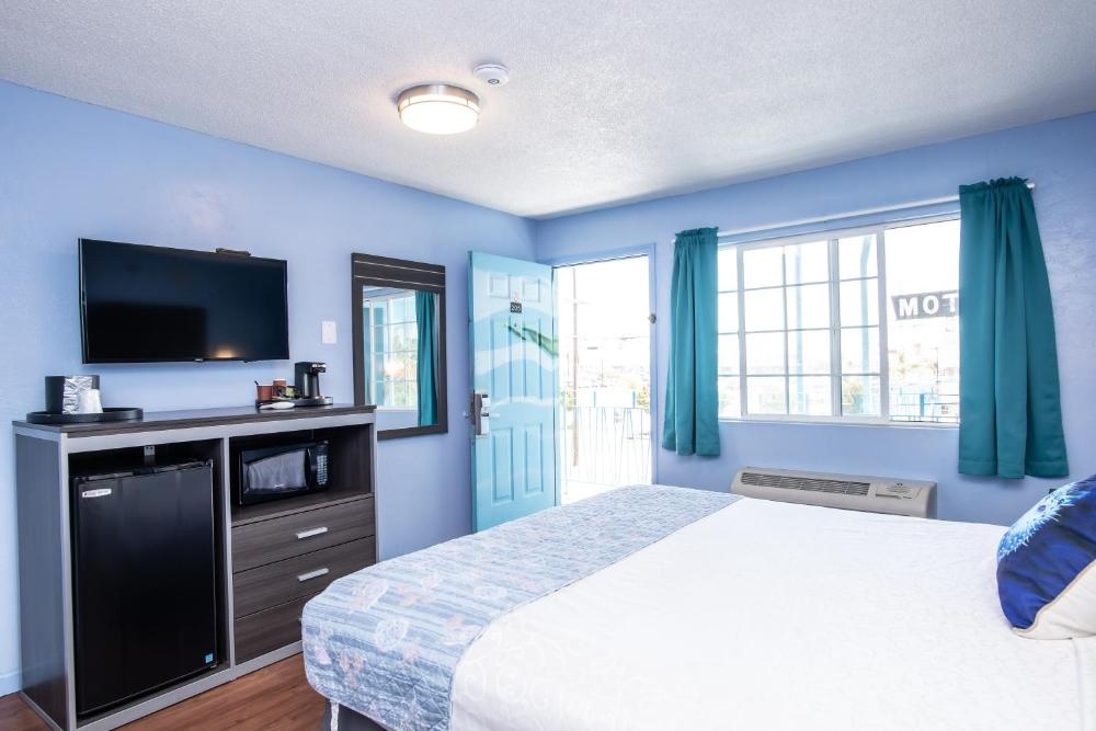 Aqua Breeze Inn